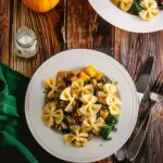 https://www.hungrypinner.com/wp-content/uploads/2023/01/creamy-butternut-squash-pasta-sausage-spinach-900x580.jpg