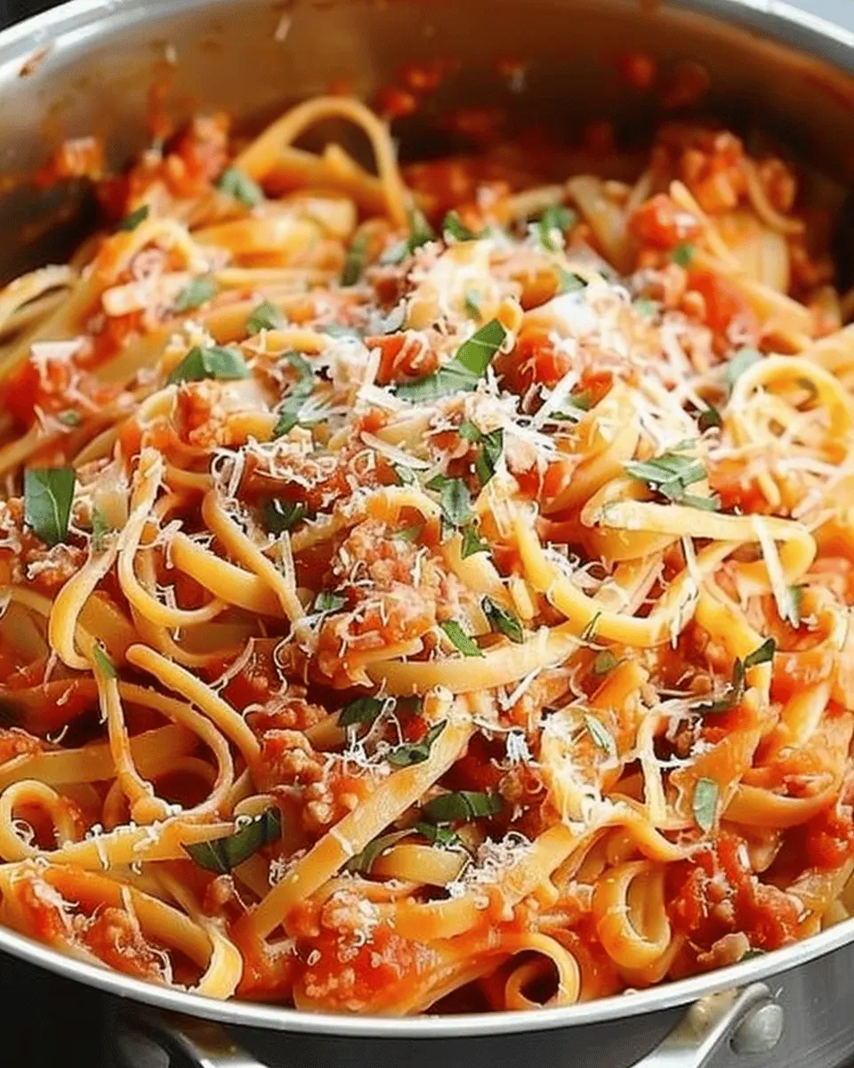 One Pot Pasta Delight: Easy Turkey Bacon & Chicken Ham Recipe