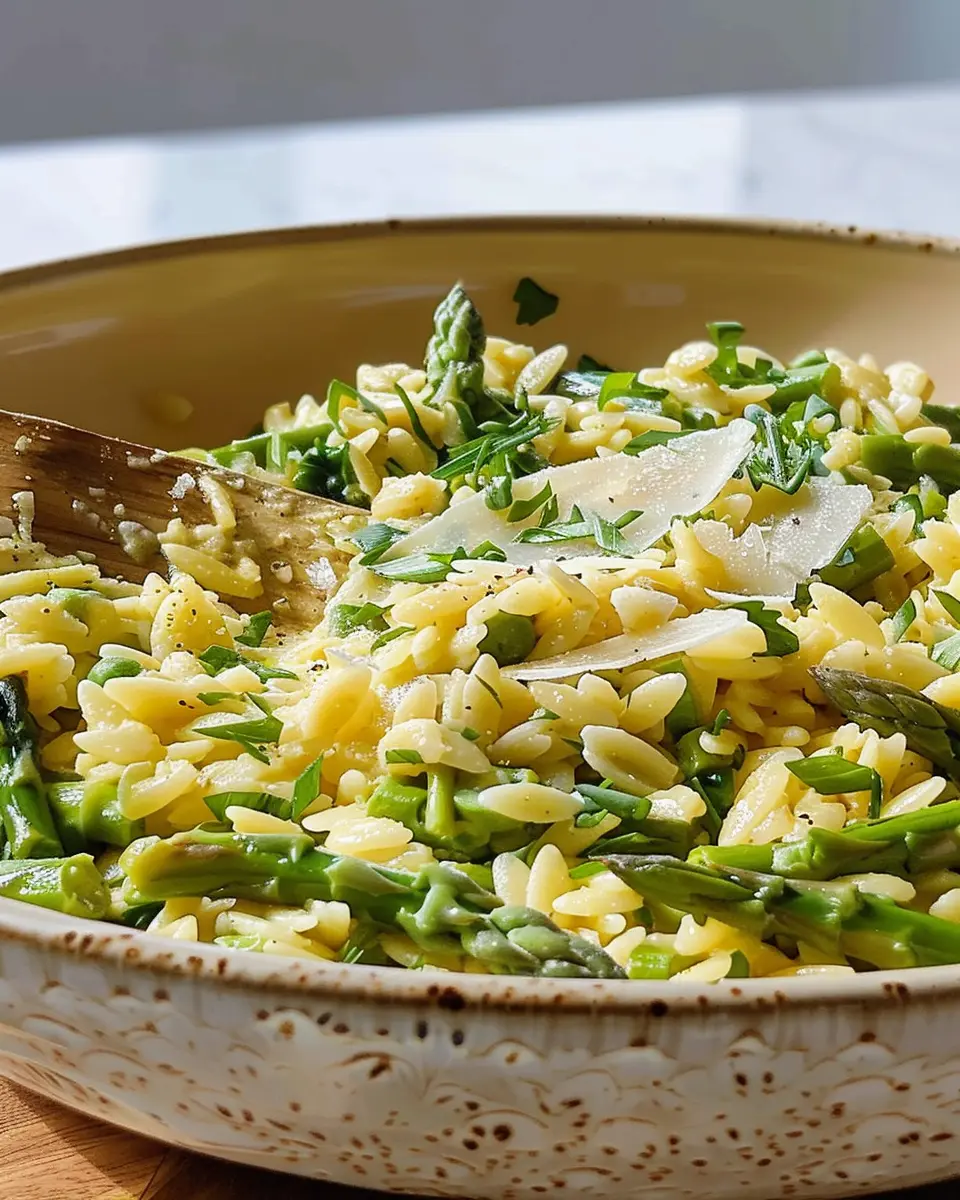 Cheesy Asparagus Orzotto: A Comforting Easy Dinner Delight